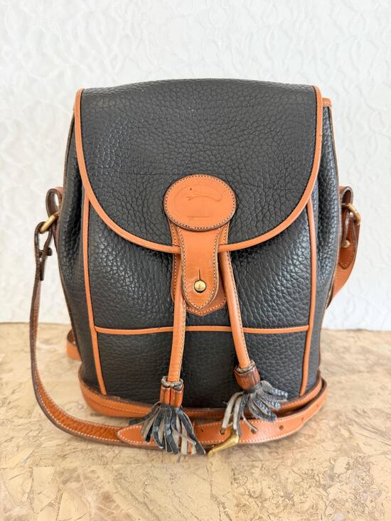 Vtg Dooney And Bourke black Leather black sling shoulder bag crossbody main image 9